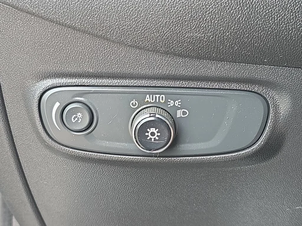 2024 Chevrolet Equinox LT - Photo 18