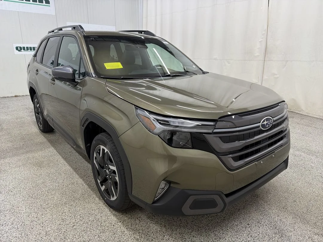 New 2026 AUTUMN GREEN METALLIC Subaru Limited image 3