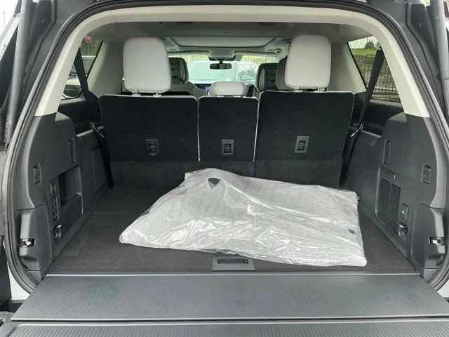 New 2026 Space Silver Metallic Ford MAX Platinum® image 7