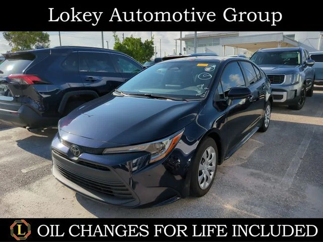 Used 2023  Toyota LE image 1