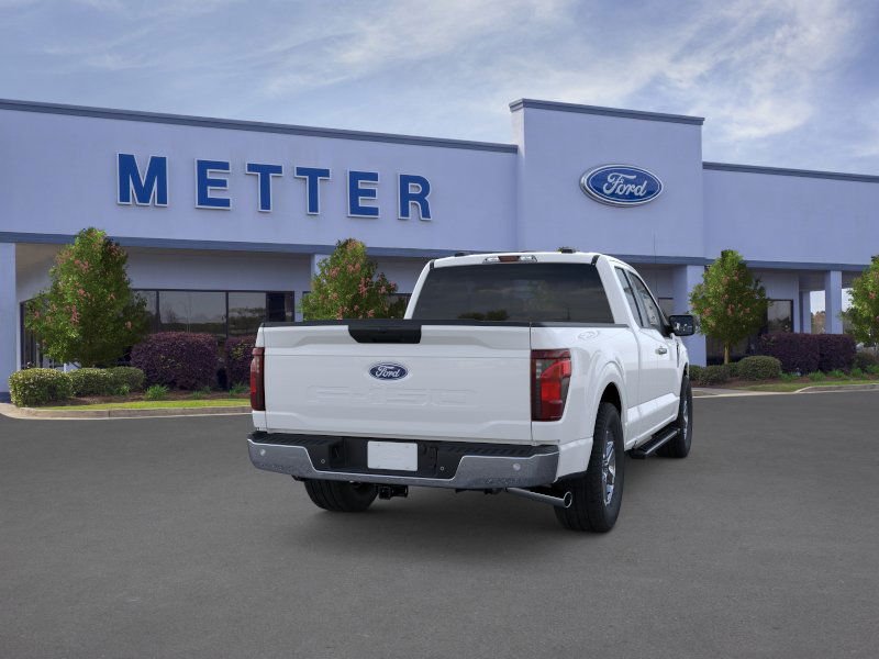 New 2025 Oxford White Ford XLT image 8
