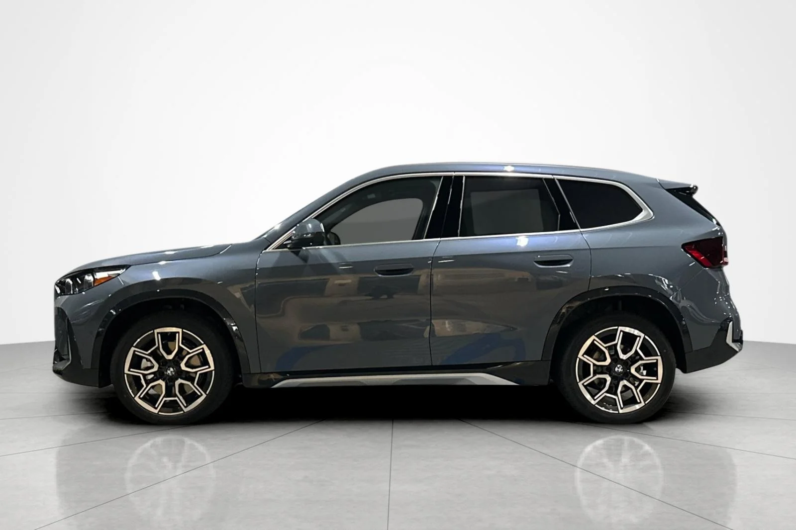 New 2027 Storm Bay Metallic BMW xDrive28i image 2