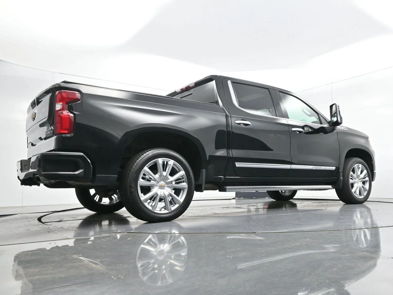 Used 2024 Black Chevrolet High Country image 50