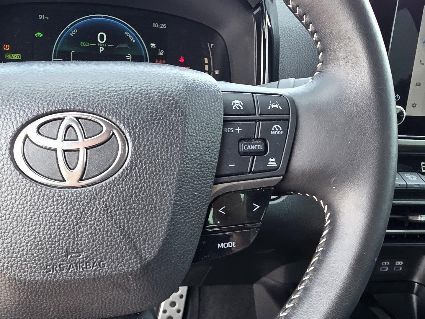 Used 2025 Ice Cap Toyota SE image 14