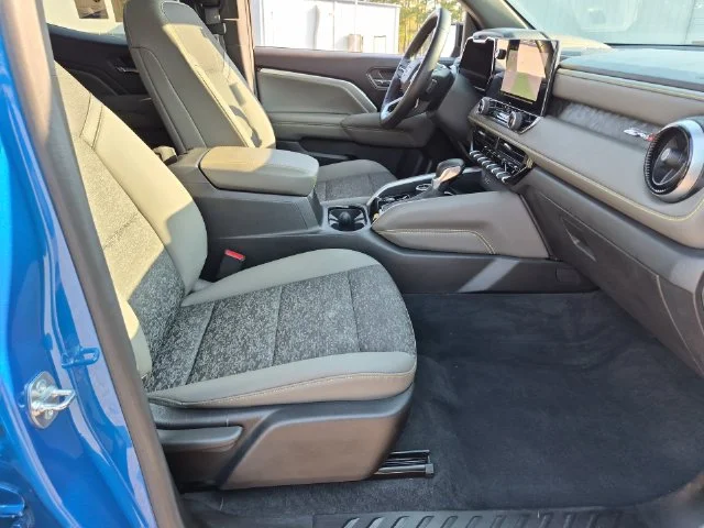 Used 2024 Blue Chevrolet ZR2 image 40