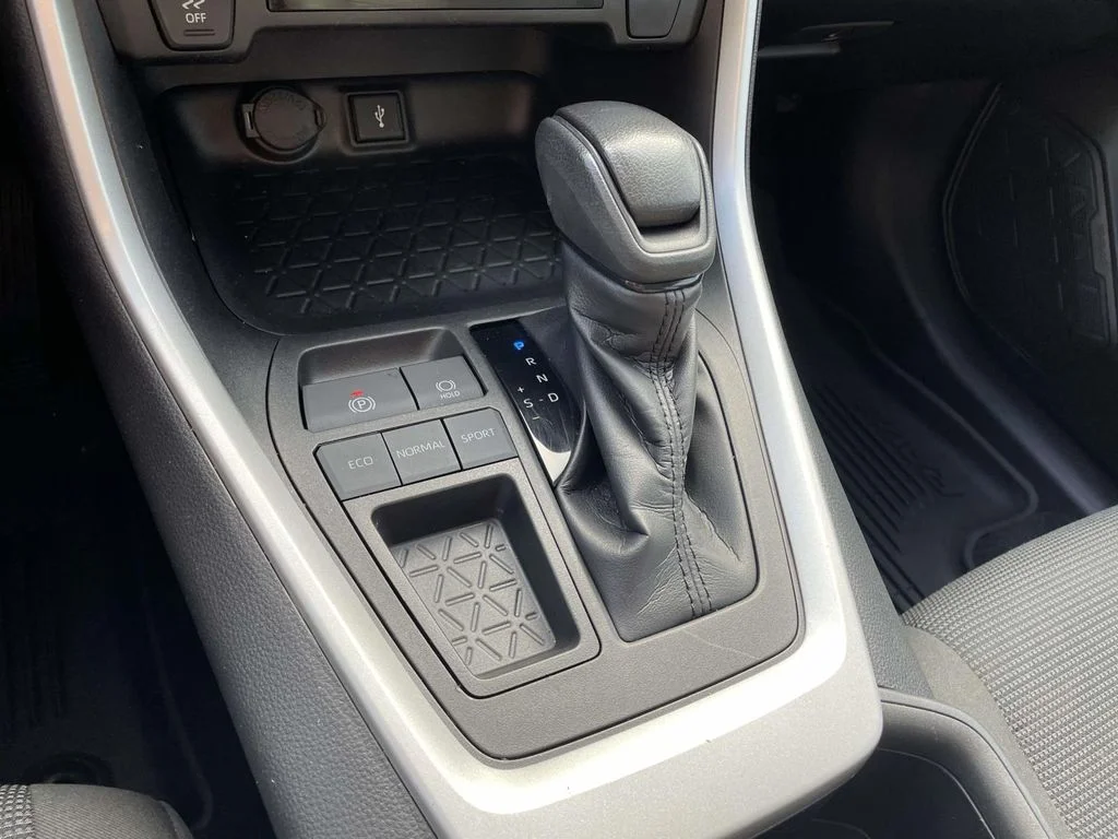 Used 2022 Magnetic Gray Metallic Toyota LE image 22
