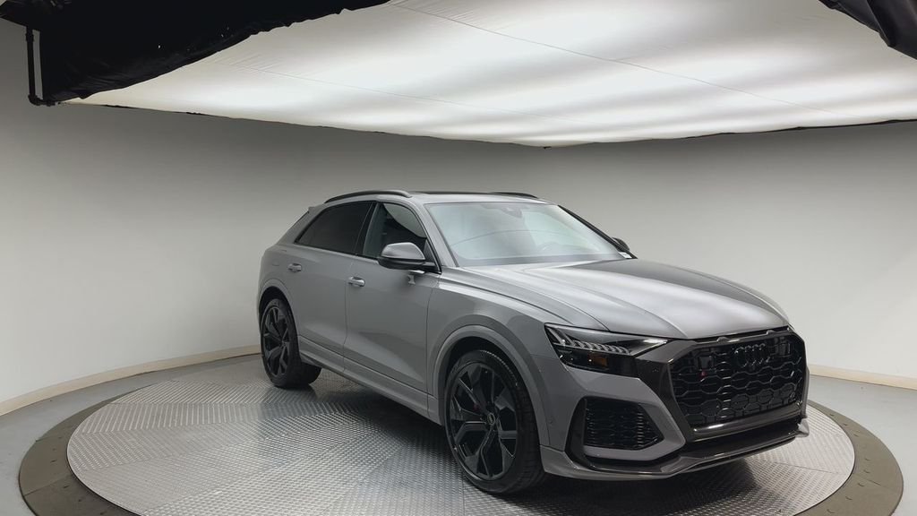 Used 2023  Audi 4.0T image 8