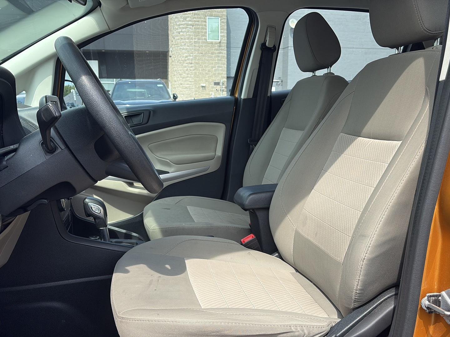 Used 2022 Luxe Yellow Ford S image 6