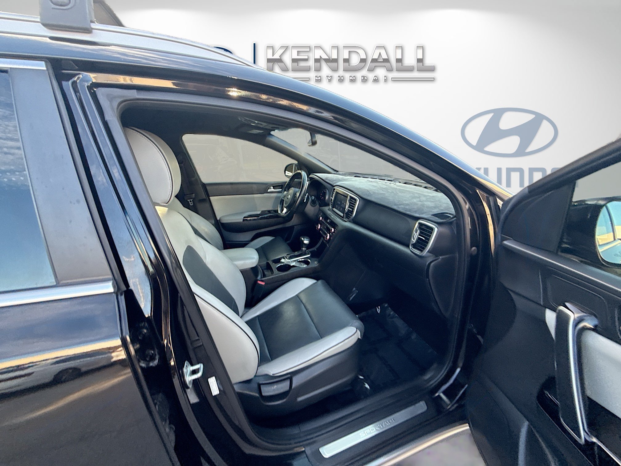 Used 2018 Black Cherry Kia EX image 29