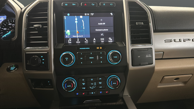 Used 2019 White Platinum Clearcoat Metallic Ford Lariat image 13