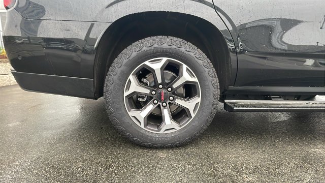 2026 GMC Yukon AT4 Ultimate - Photo 11
