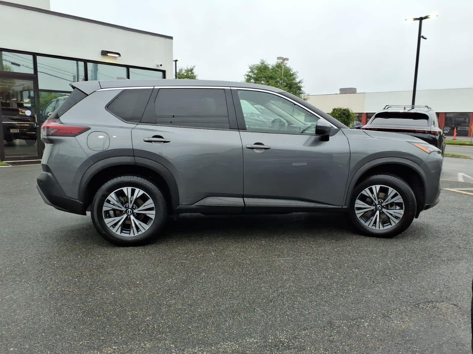 Used 2022 Gun Metallic Nissan SV image 4