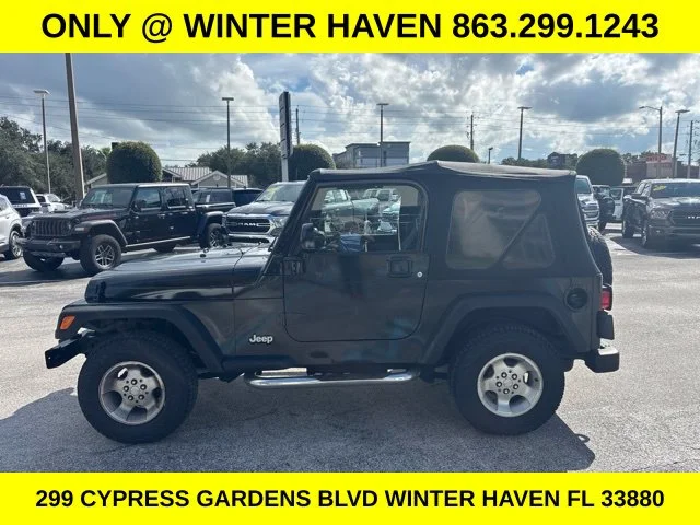 Used 2004 Black Jeep X image 6