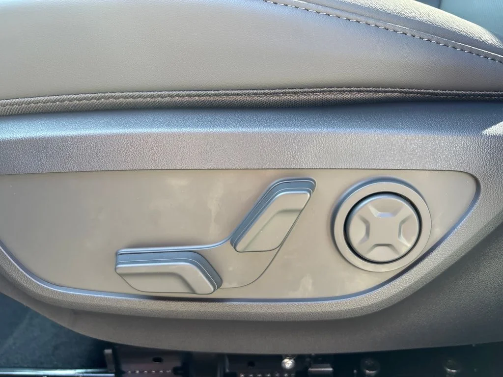 New 2027 White Kia EX image 15