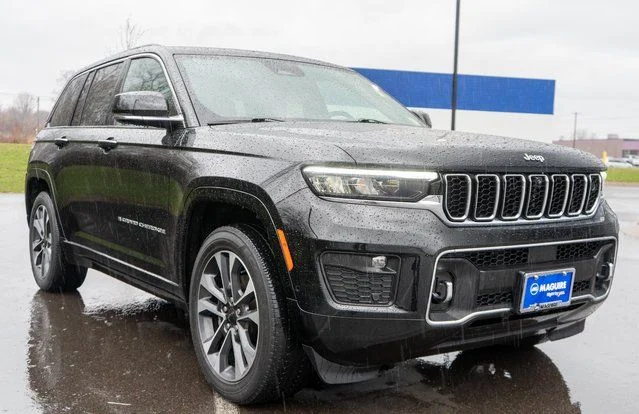 Used 2024 Black Jeep Overland image 4