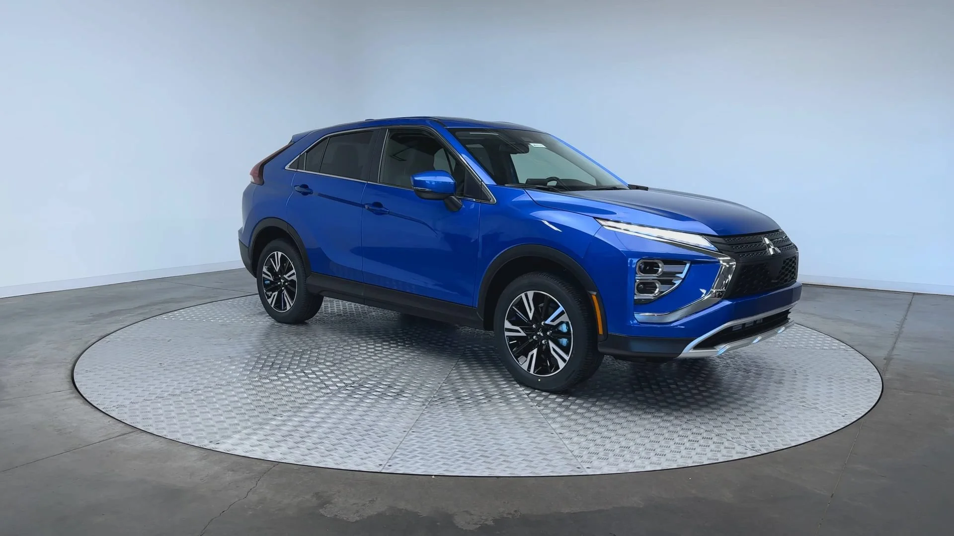 New 2026 Lightning Blue Metallic Mitsubishi SE image 2