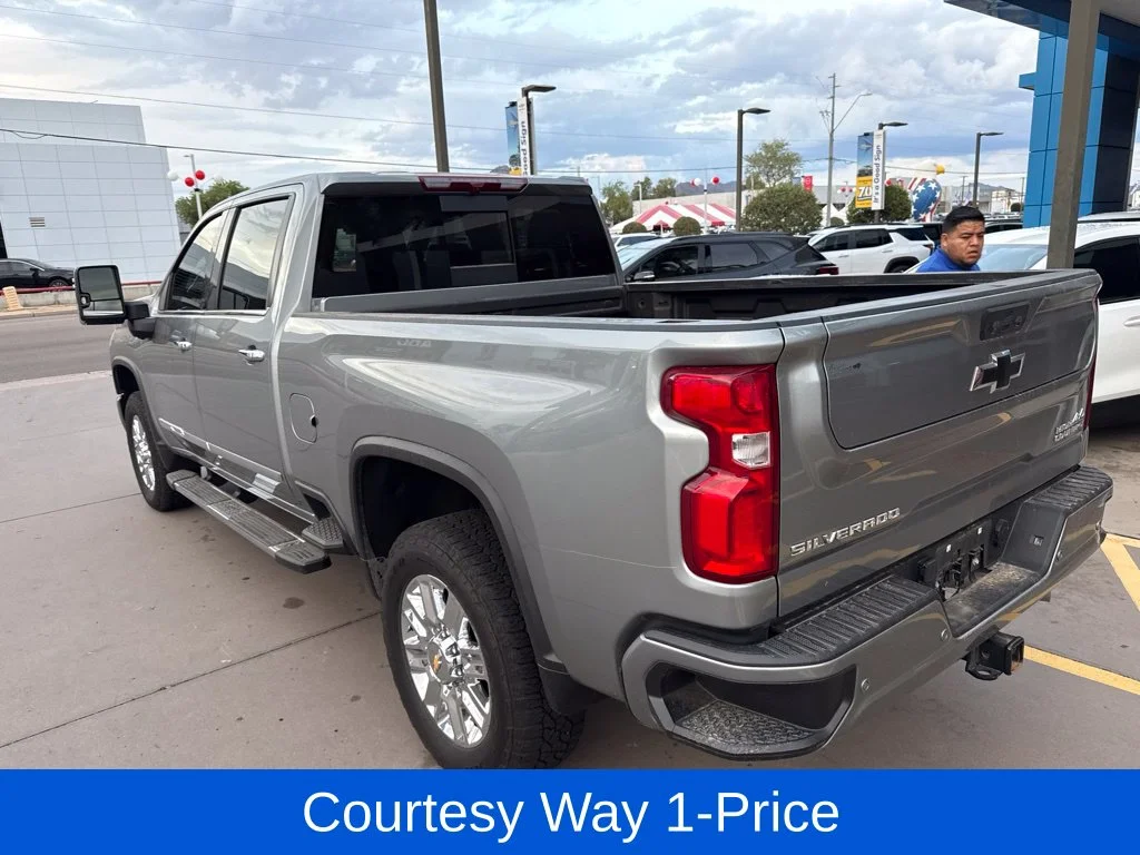 Used 2024 Gray Chevrolet High Country image 8