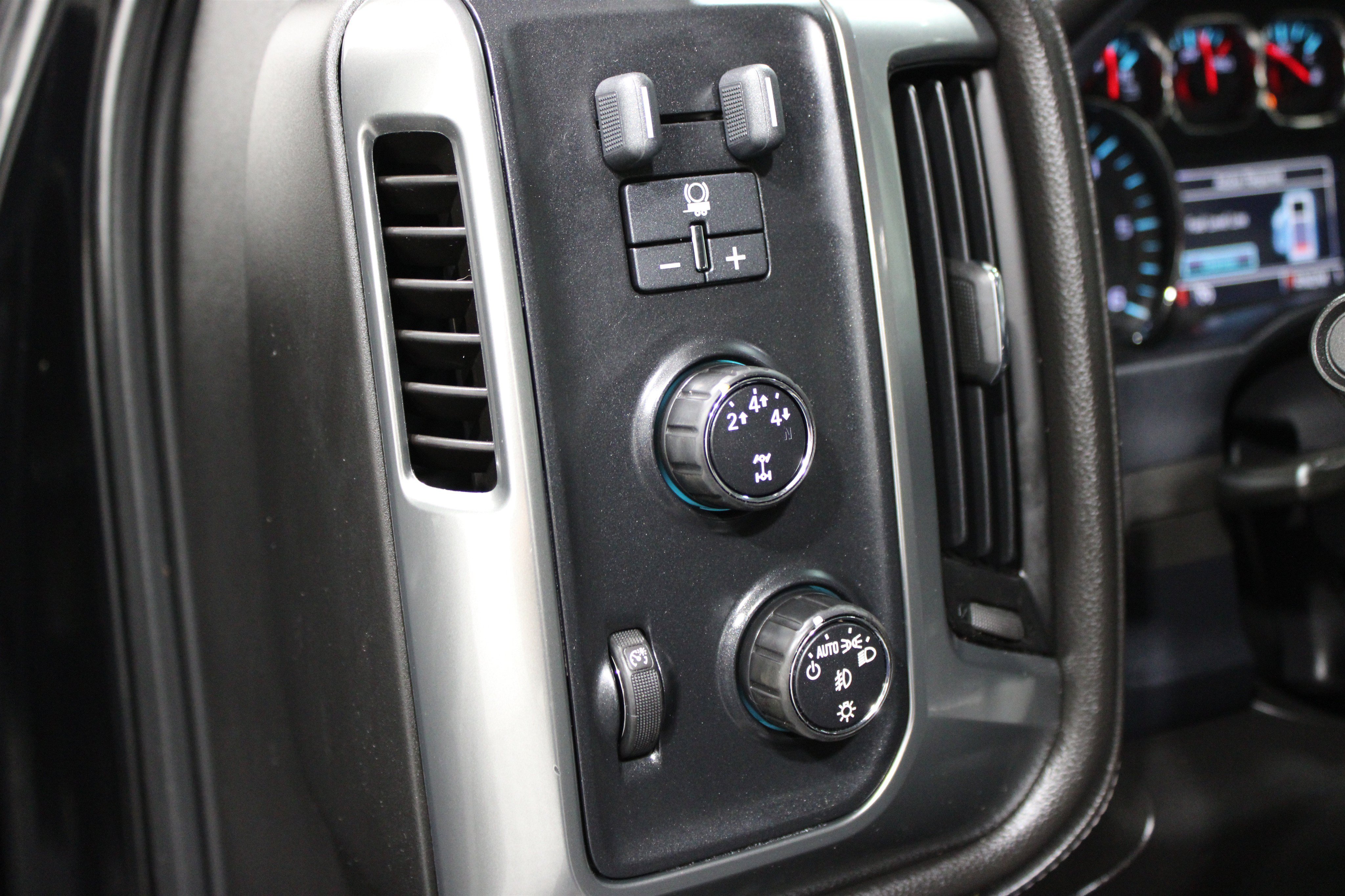 Used 2015 Black Chevrolet LTZ image 10