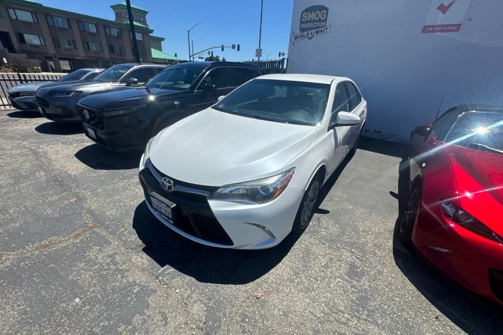 Used 2017 Blizzard Pearl Toyota SE image 2