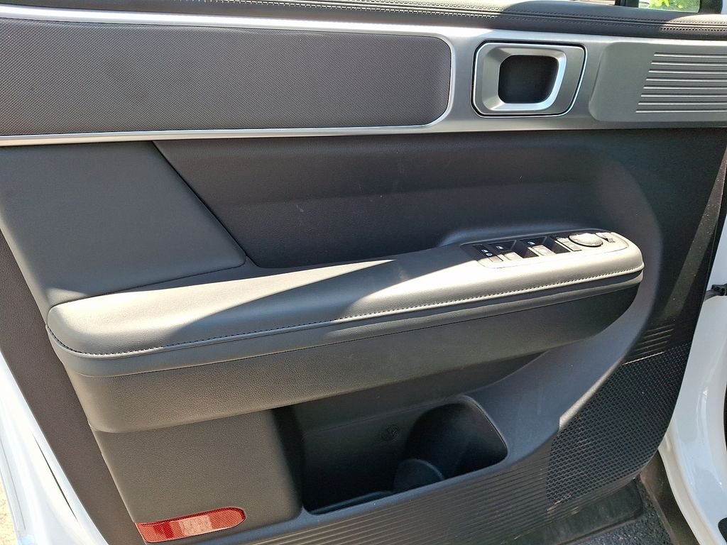 Used 2026 White Hyundai SEL image 13