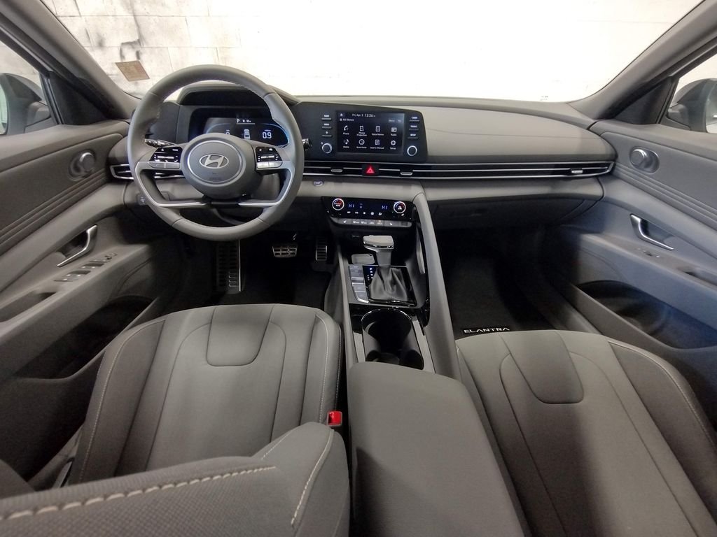 Used 2026 White Hyundai SEL Sport image 34