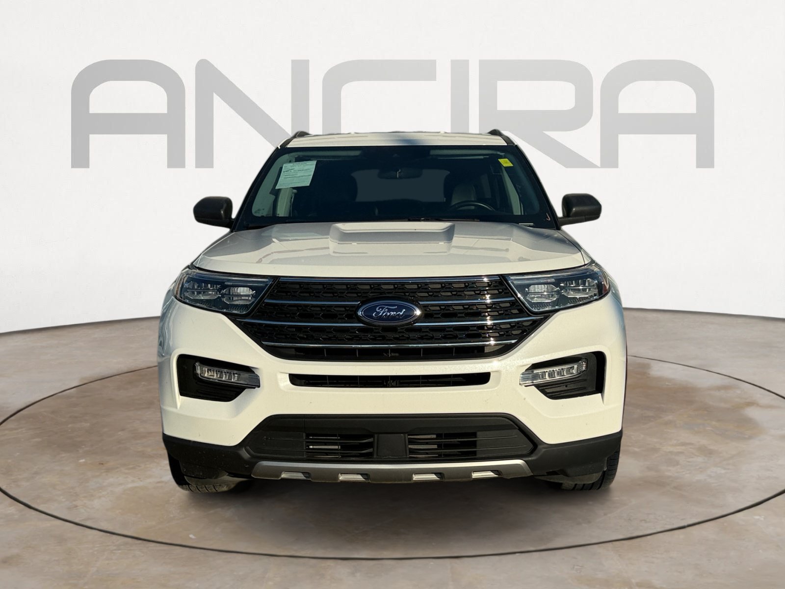 Used 2023 White Metallic Ford XLT image 4