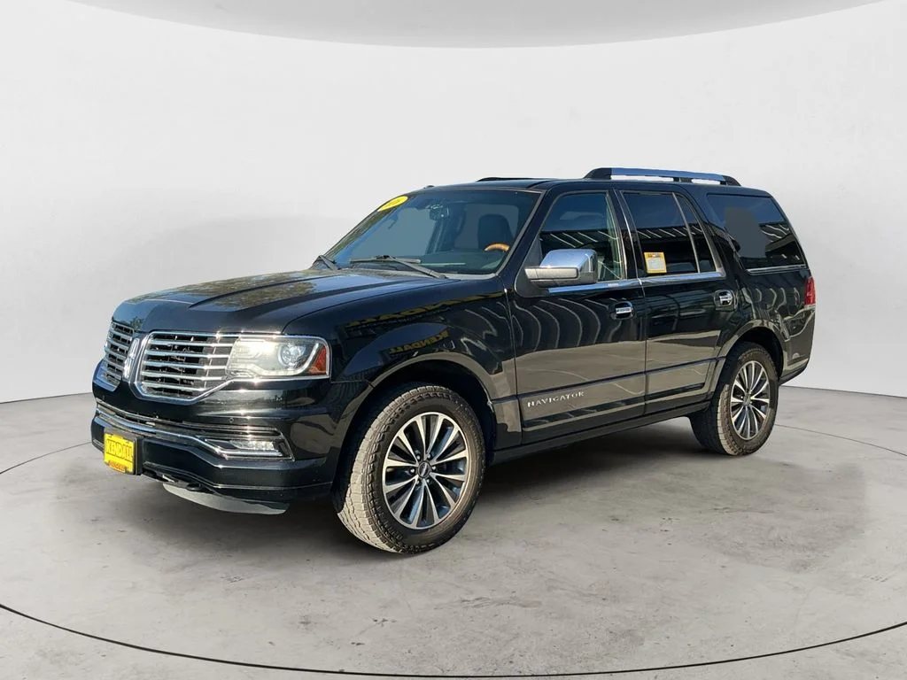 Used 2016 Black Lincoln Select image 3