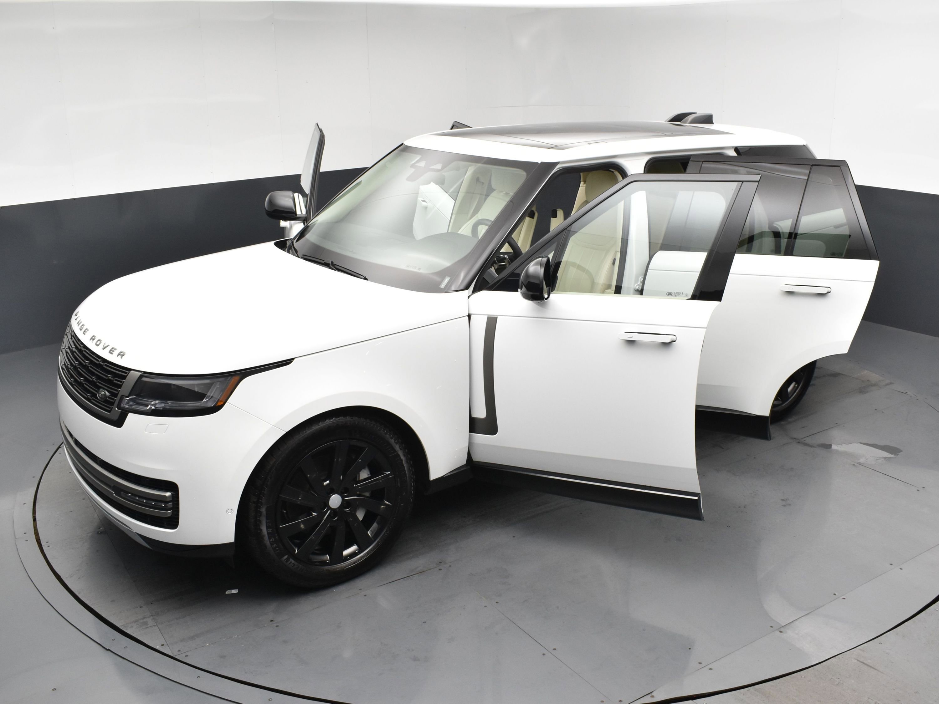 Certified Used 2024 White Land Rover SE image 25