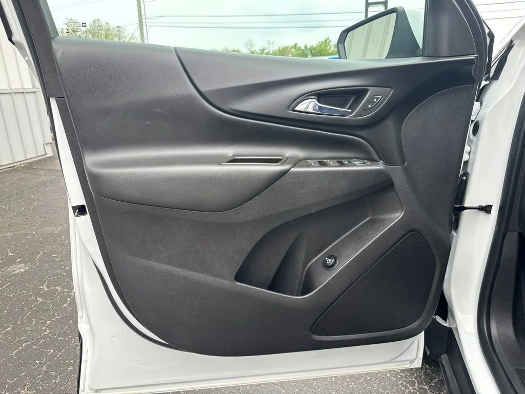 Used 2023 Summit White Chevrolet LT image 14
