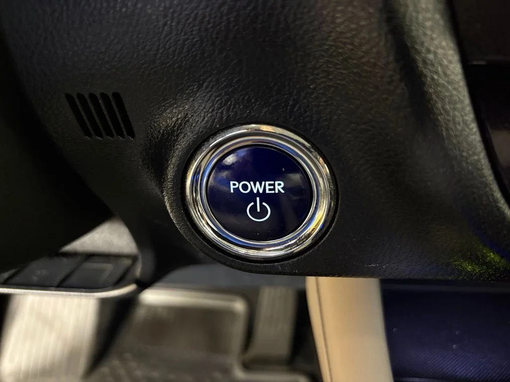 Used 2018 Silver Lexus 450hL Premium image 24