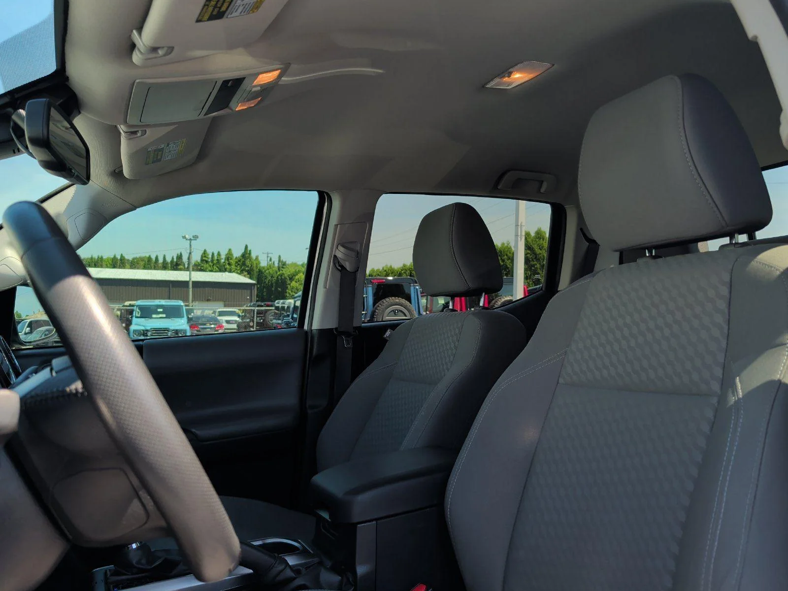 Used 2023 Ice Cap Toyota SR5 image 31