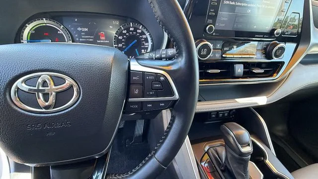Used 2021 Silver Toyota XLE image 29