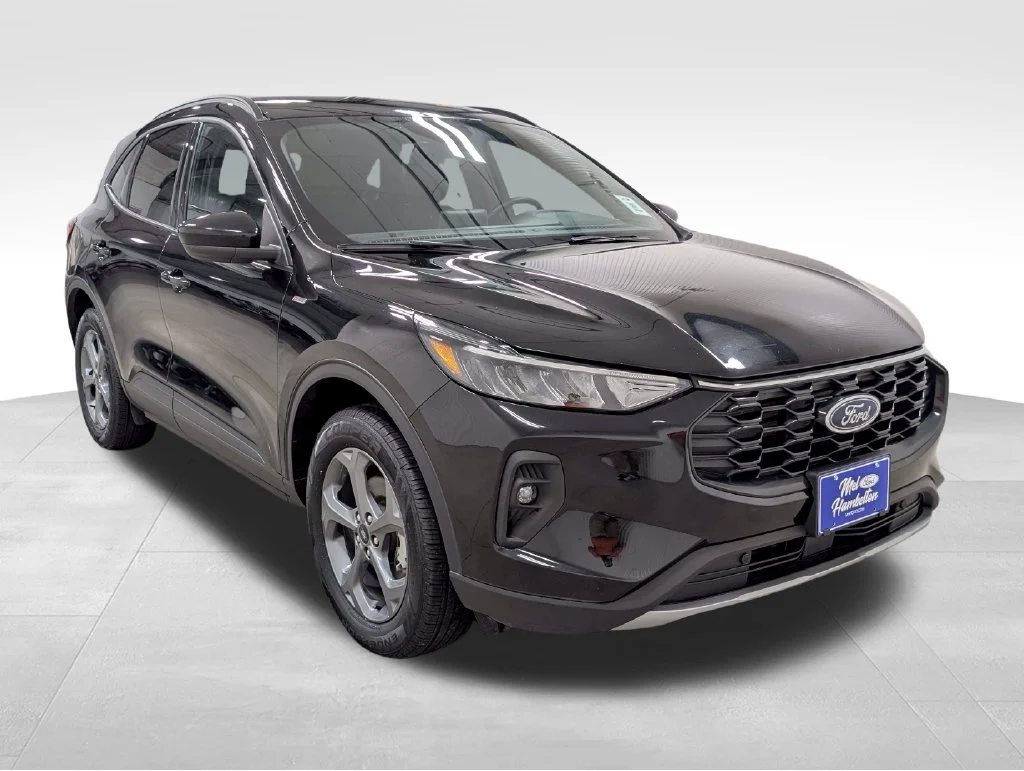 Certified Used 2025 Agate Black Metallic Ford ST-Line Select image 17