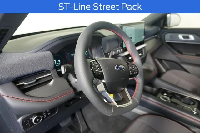 New 2027 Carbonized Gray Metallic Ford ST-Line image 5