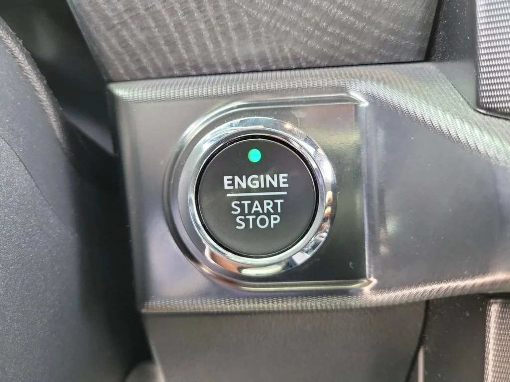 Used 2021 Silver Ford Platinum image 23
