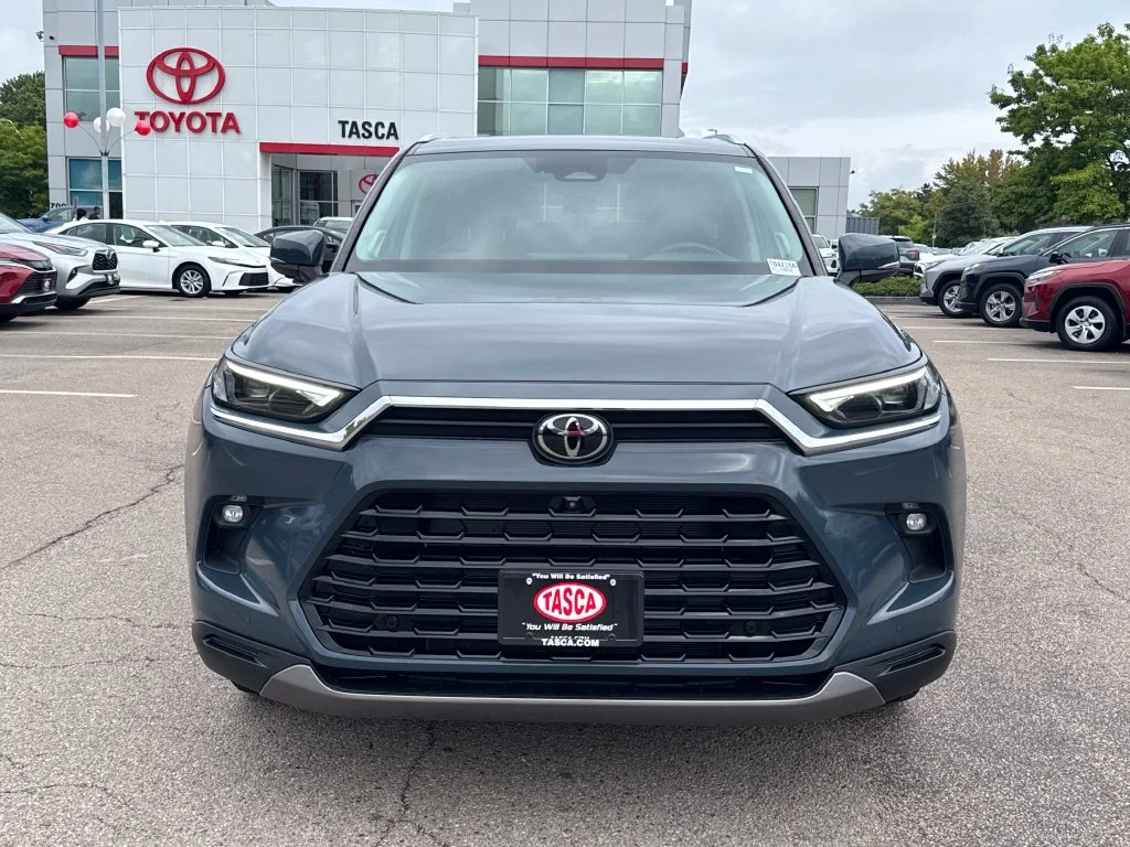 Used 2024 White Toyota Limited image 2