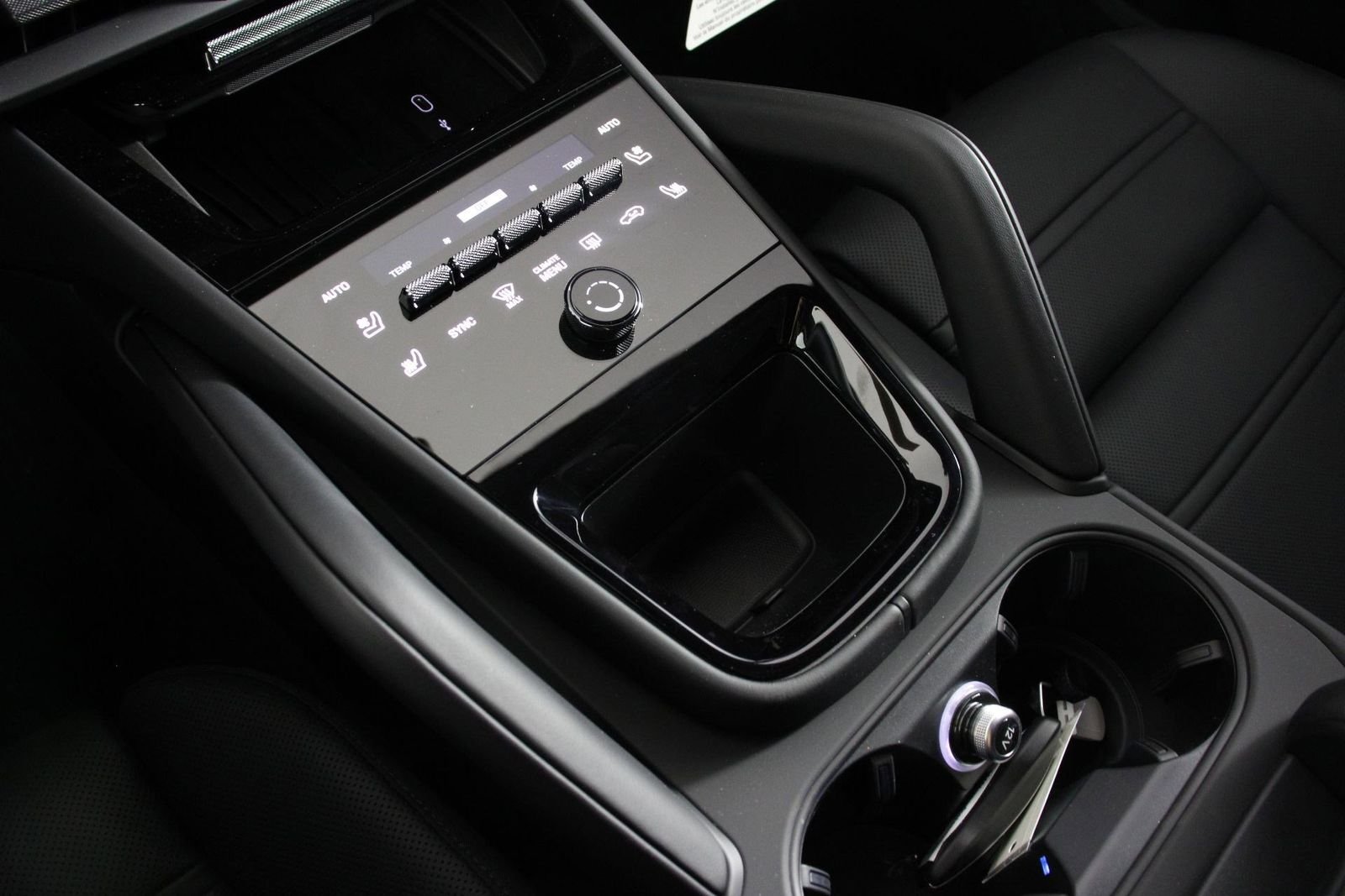2026 Porsche Cayenne S - Photo 14