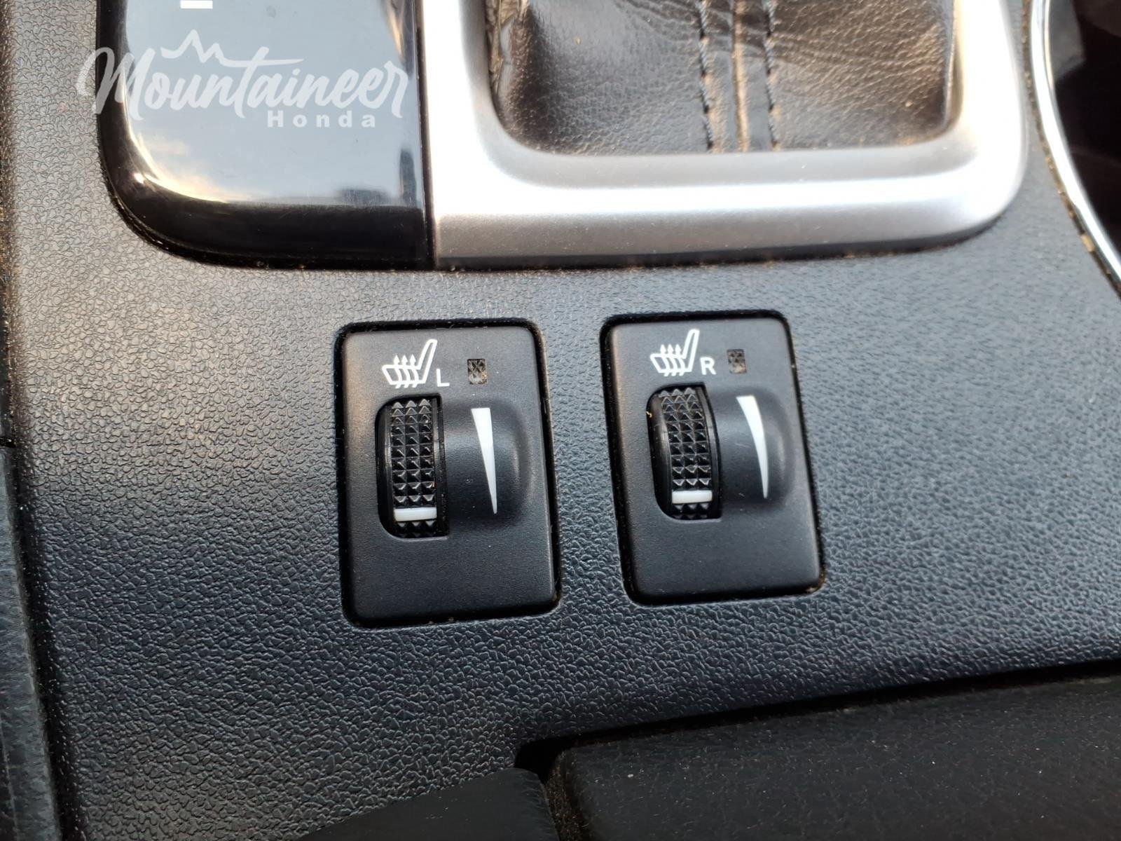Used 2019 Predawn Gray Mica Toyota XLE image 38