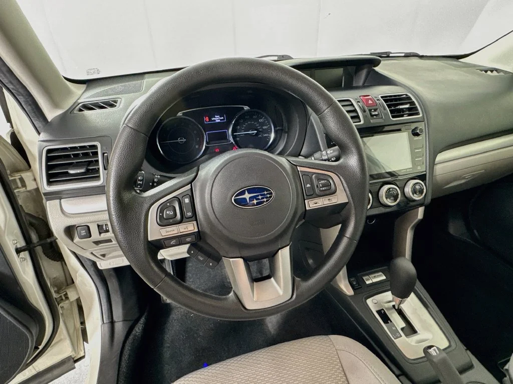 Used 2017 White Subaru 2.5i Premium image 11