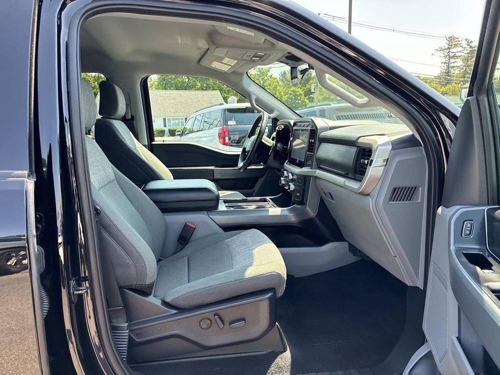 Used 2023 Black Ford XLT image 9