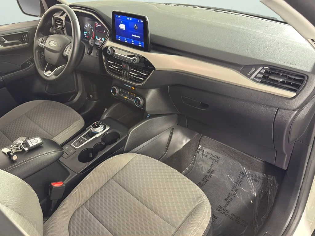 Used 2022  Ford SE image 37