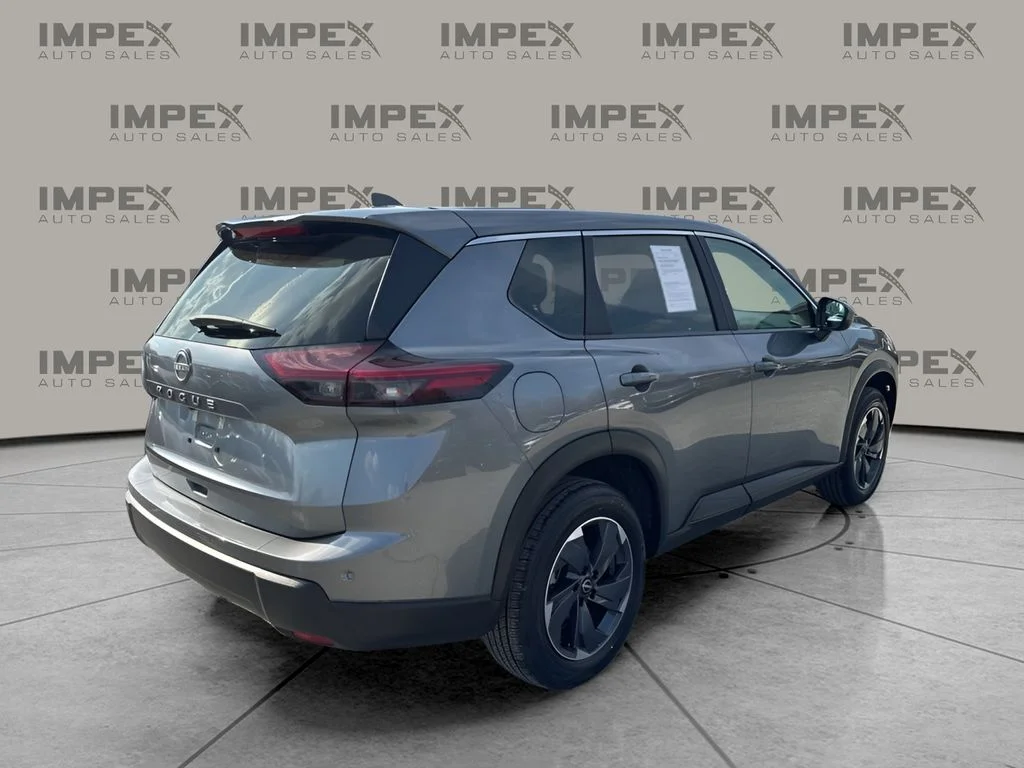 Used 2025 Gray Nissan SV image 5