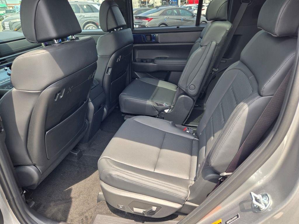 New 2026 Shimmering Silver Hyundai Calligraphy AWD image 18