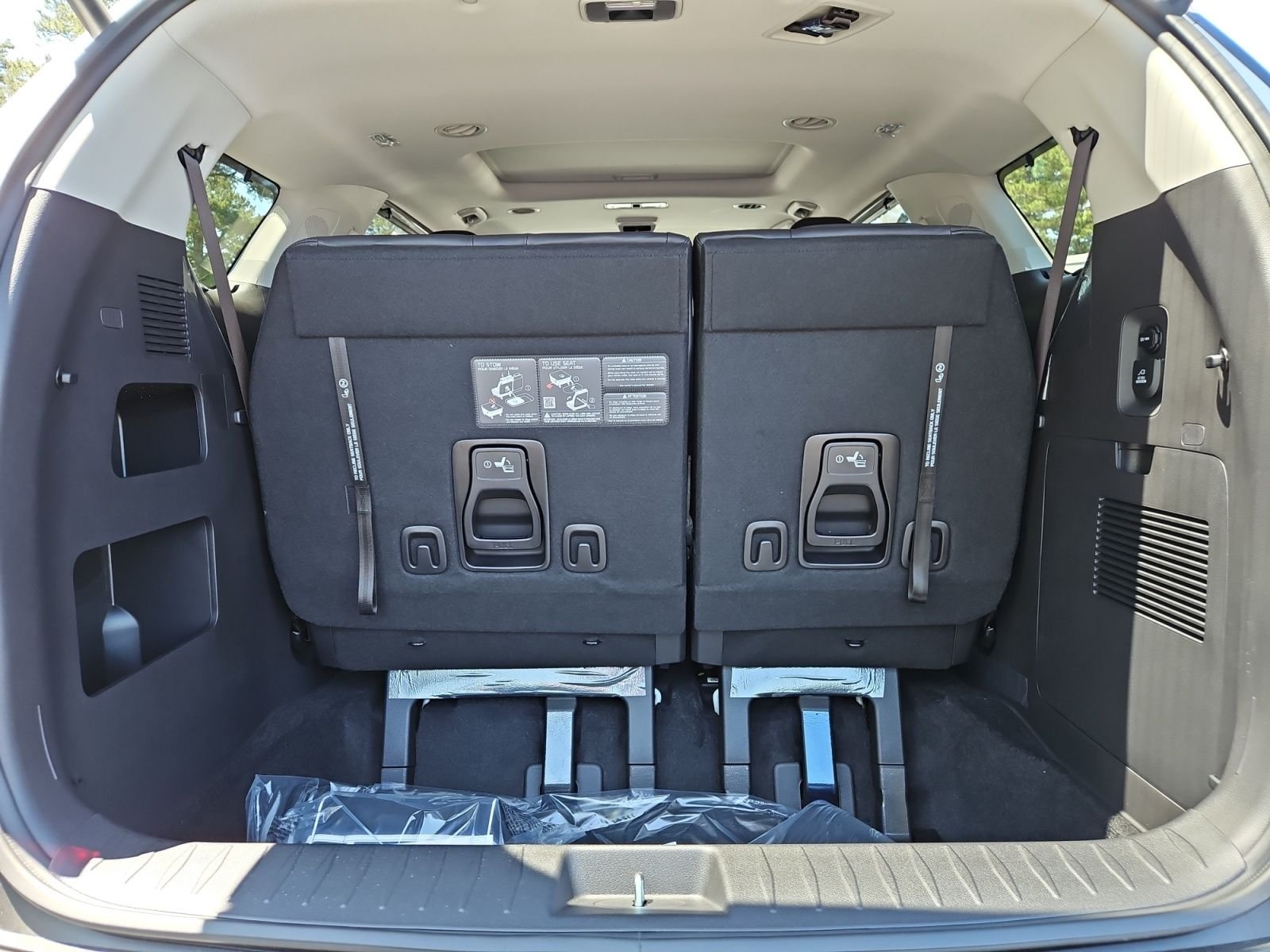 New 2026 Snow White Pearl Kia SX Prestige image 19