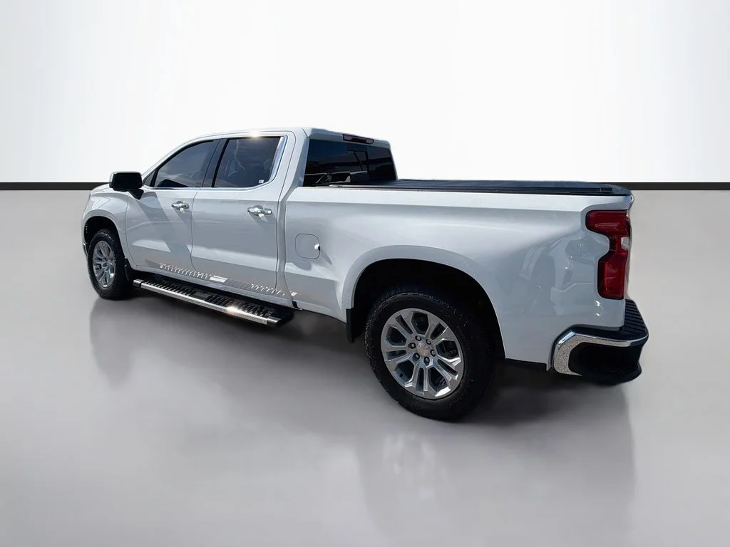 Used 2025 White Chevrolet LTZ image 7
