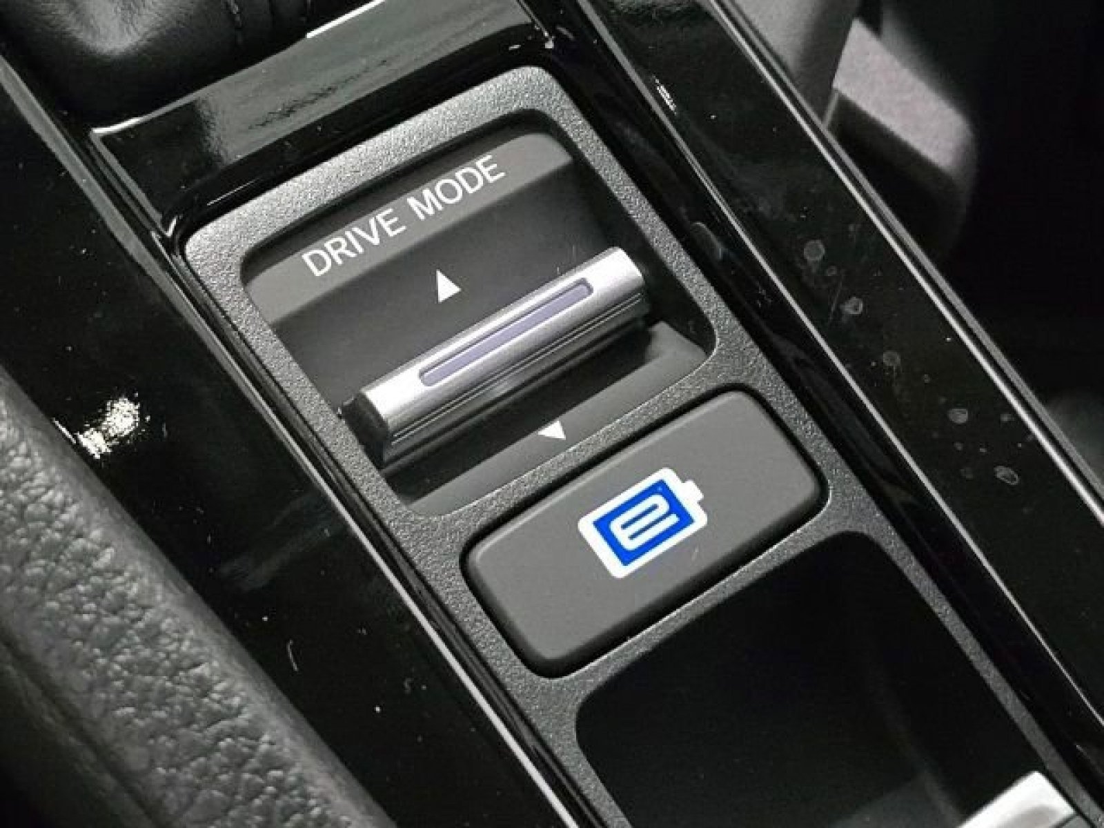 2025 Honda Accord Hybrid EX-L - Photo 12