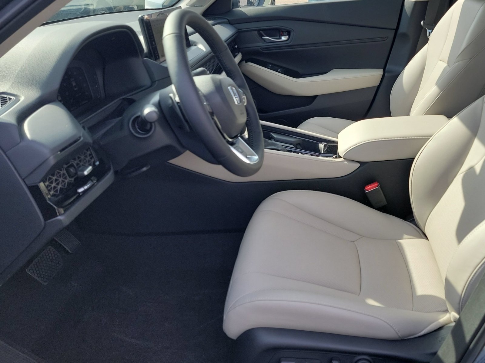 New 2026 Urban Gray Pearl Honda Touring image 4