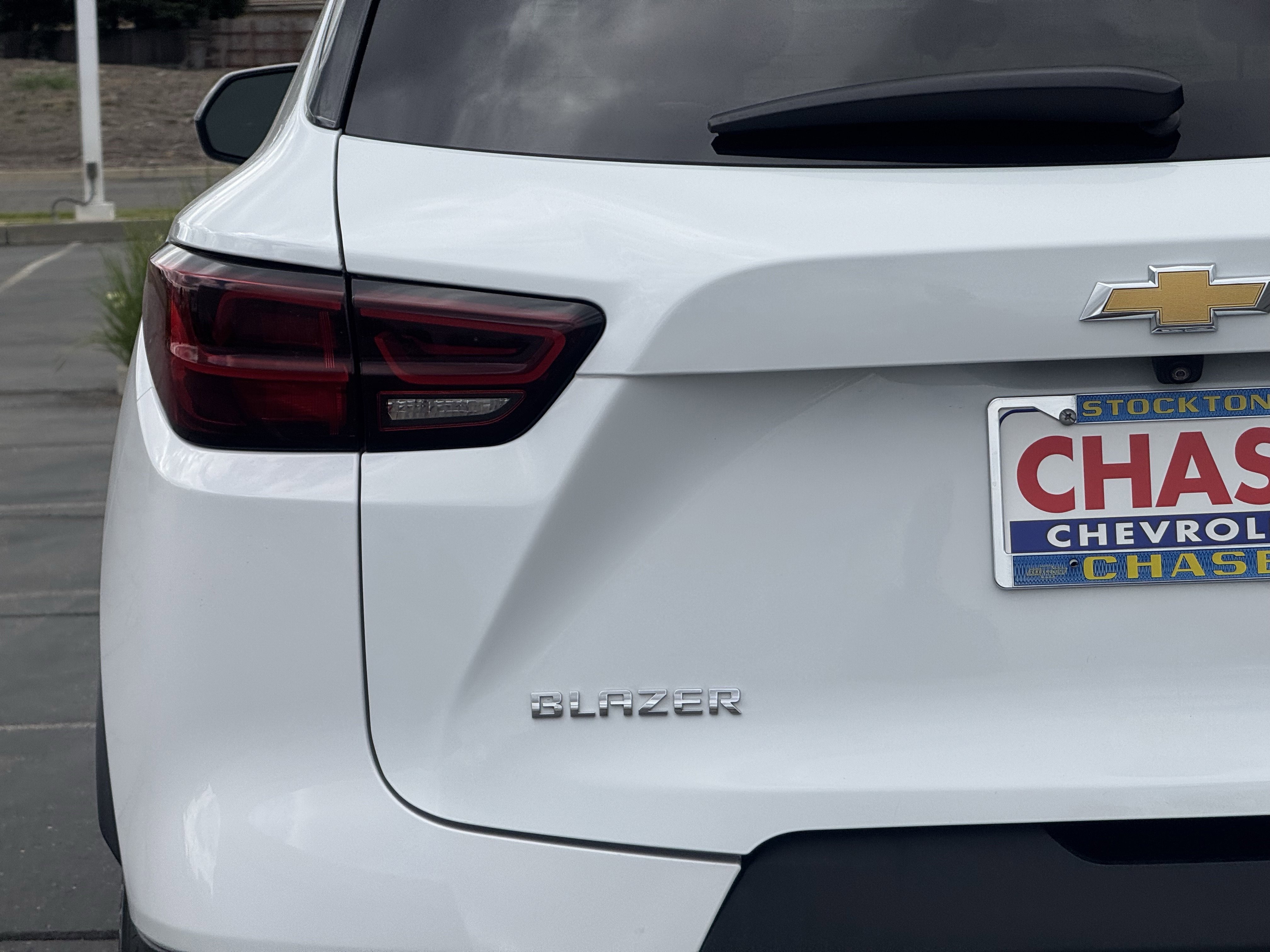 Used 2023 Summit White Chevrolet 2LT image 4