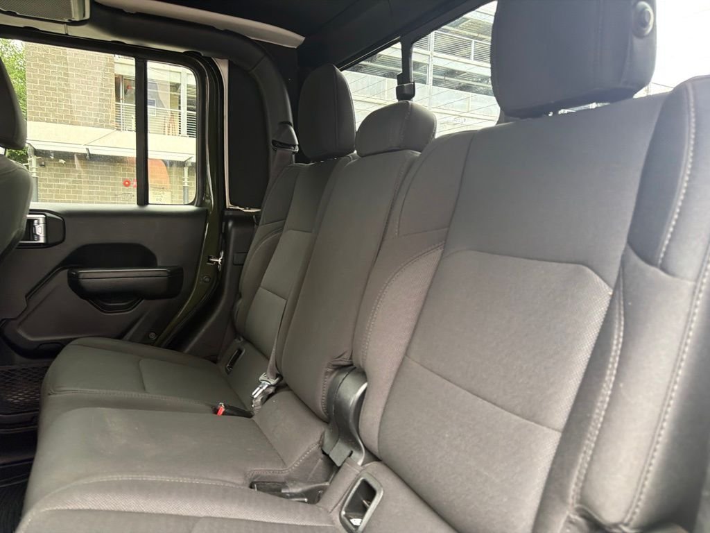 Used 2023 Green Jeep Sport S image 20