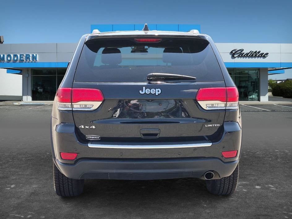 Used 2016 Brilliant Black Crystal Pearlcoat Jeep Limited image 4
